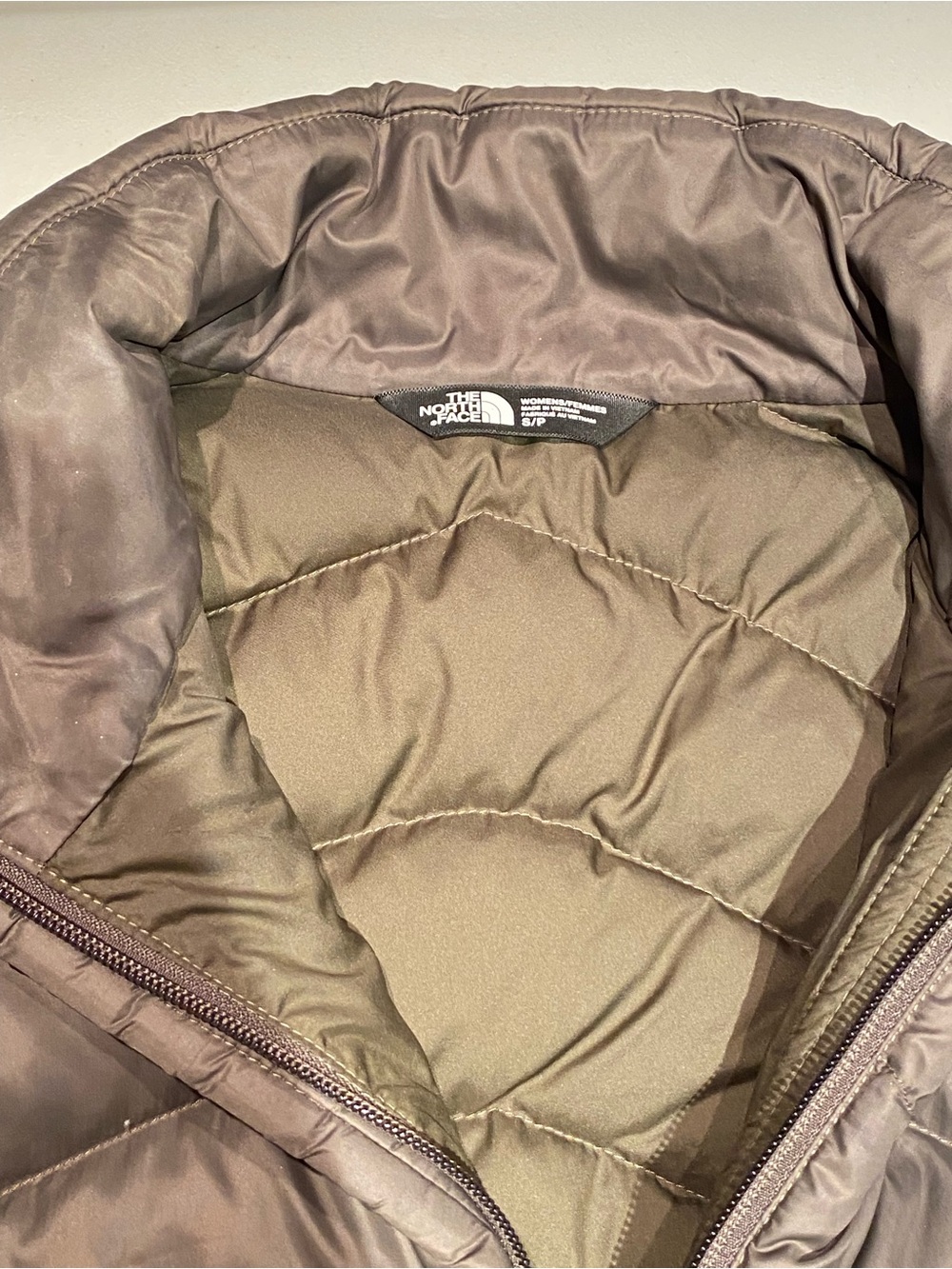 The North Face Olive Green Aconcagua 550 Quilted Down Puffer Vest, size S - Picture 3 of 7